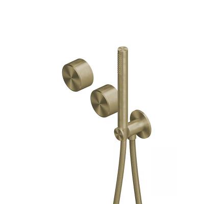QuadroDesign STEREO 1668OC Группа смесителей из стены с прогрессивными картриджами на 2 потребителя с ручным душем, держателем, выпуском,шлангом 1500 мм, цвет Light Gold