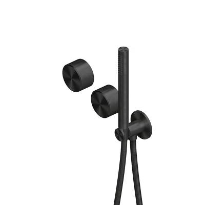QuadroDesign STEREO 1668ON Группа смесителей из стены с прогрессивными картриджами на 2 потребителя с ручным душем, держателем, выпуском,шлангом 1500 мм, цвет Black Gold