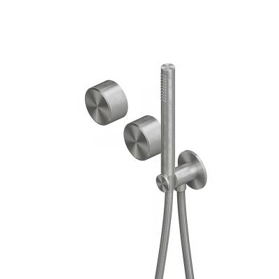 QuadroDesign STEREO 1668AS Группа смесителей из стены с прогрессивными картриджами на 2 потребителя с ручным душем, держателем, выпуском,шлангом 1500 мм, цвет Brushed Stainless Steel