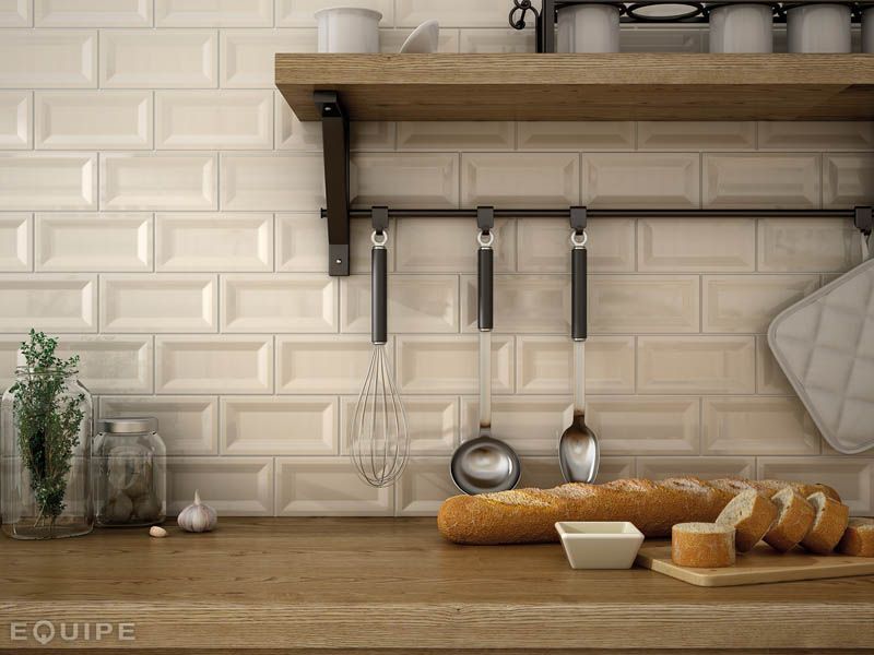 Плинтус EVOLUTION INMETRO Skirting Negro Brillo 15x15 от Equipe Ceramicas (Испания)
